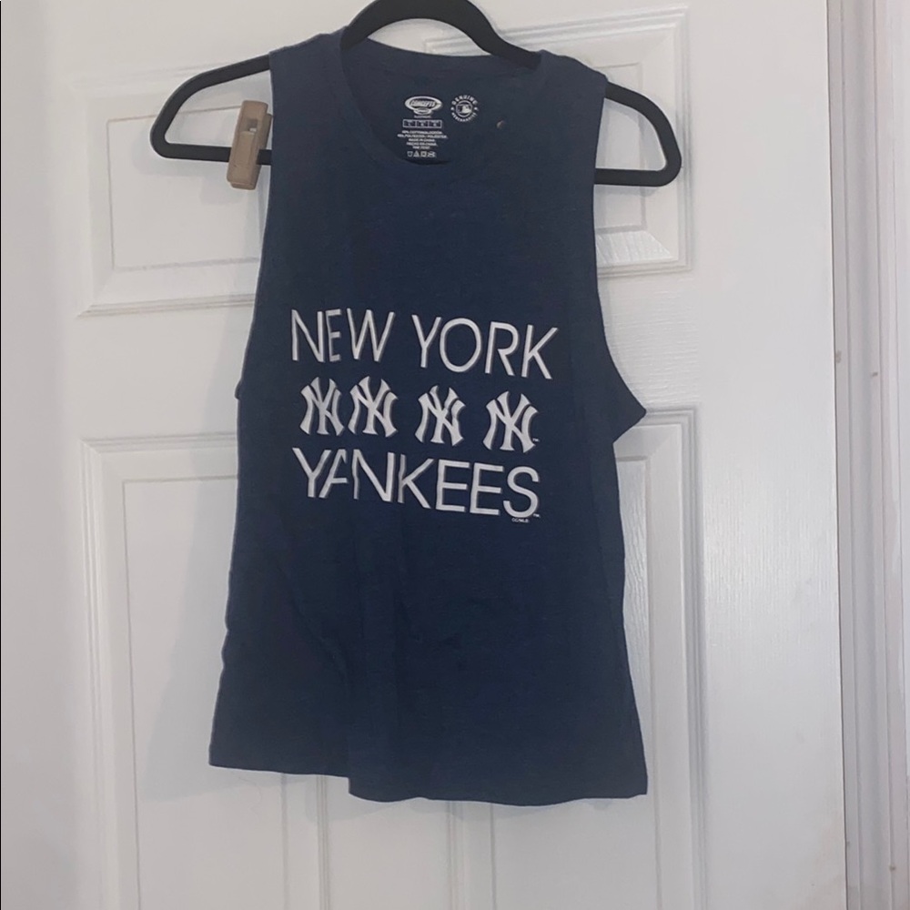 Women's Navy New York Yankees Muscle Tee